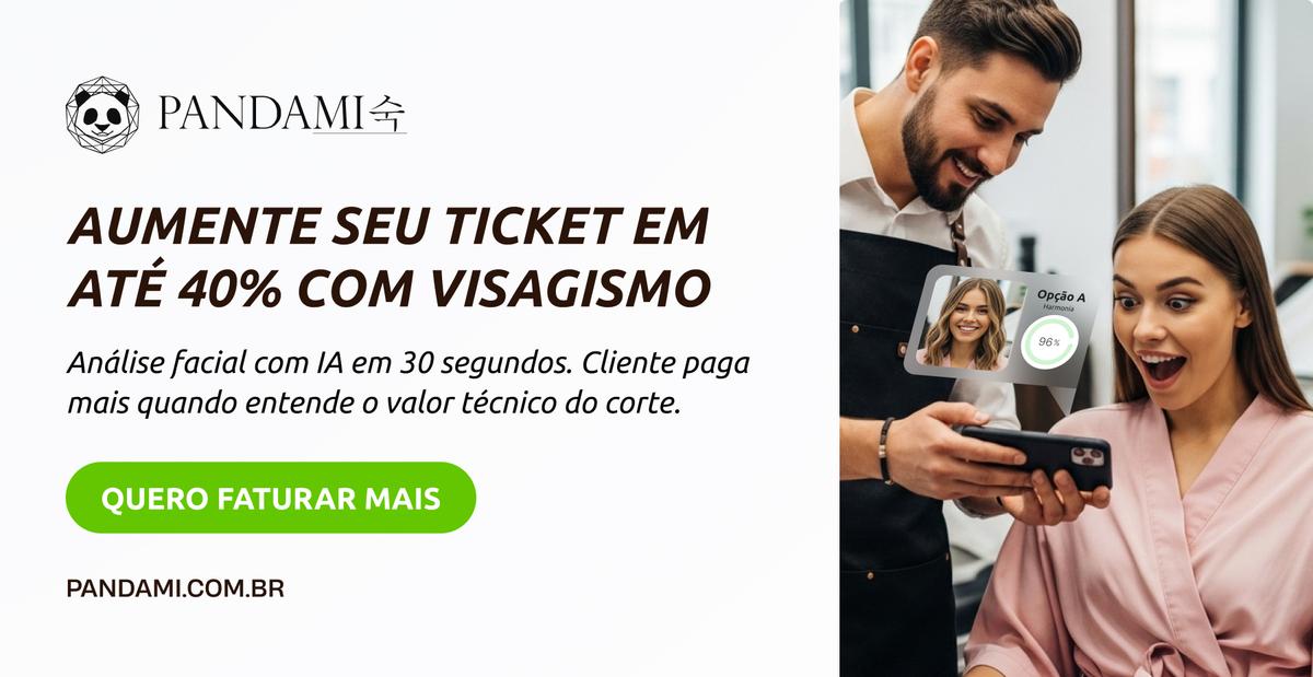 Cabeleireiro mostrando o resultado da simulação de corte para a cliente